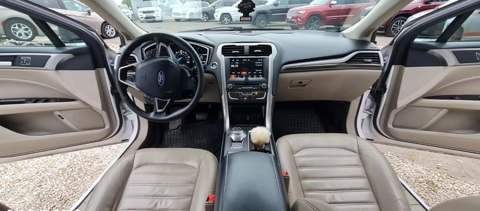 Ford Fusion cena 79900 przebieg: 130750, rok produkcji 2017 z Września małe 781